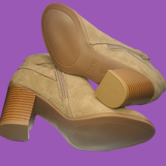 Nwot Women's Ankle Faux Suede Boots Size 5 Tan/Camel color - Picture 7 of 14